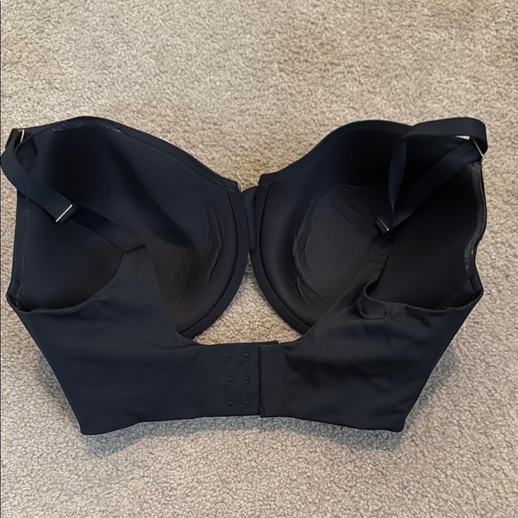 SPANX Black Bra with Molded Cups - Picture 2 of 4